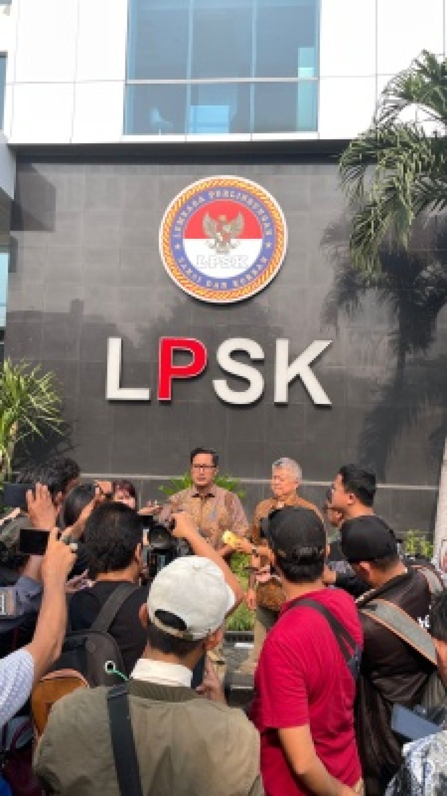 KPK Cegah Febri Diansyah, Rasamala & Donald Fariz ke Luar Negeri