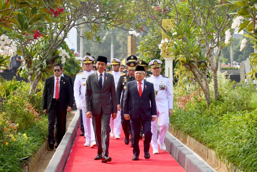 Presiden Jokowi Anugerahkan Gelar Pahlawan Nasional dan Tanda Kehormatan Kepada Para Tokoh