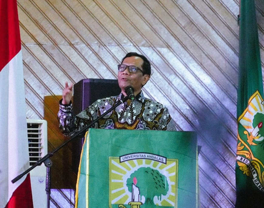 Kuliah Umum Di Unand Mahfud Bicara Penegakan Hukum dan Pemilu Jurdil