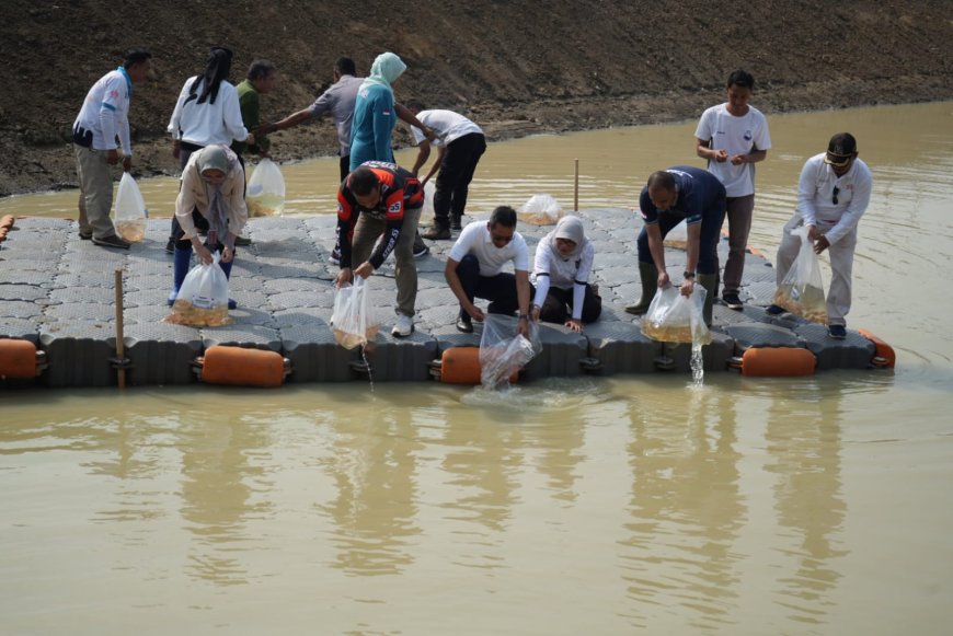 Pj Gubernur DKI Jakarta Tanam 200 Pohon di Waduk Cipayung