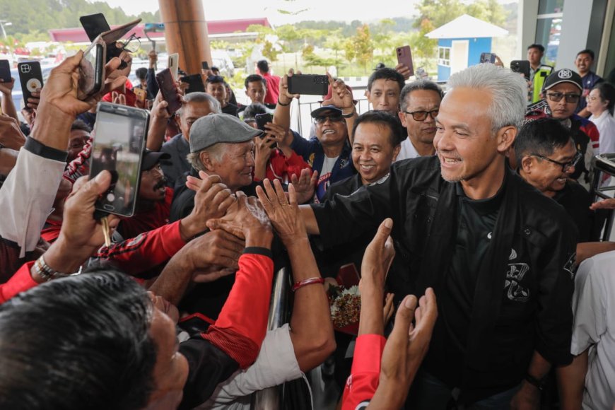 Tiba di Tana Toraja, Ganjar Disambut Ribuan Warga dan Tokoh Masyarakat