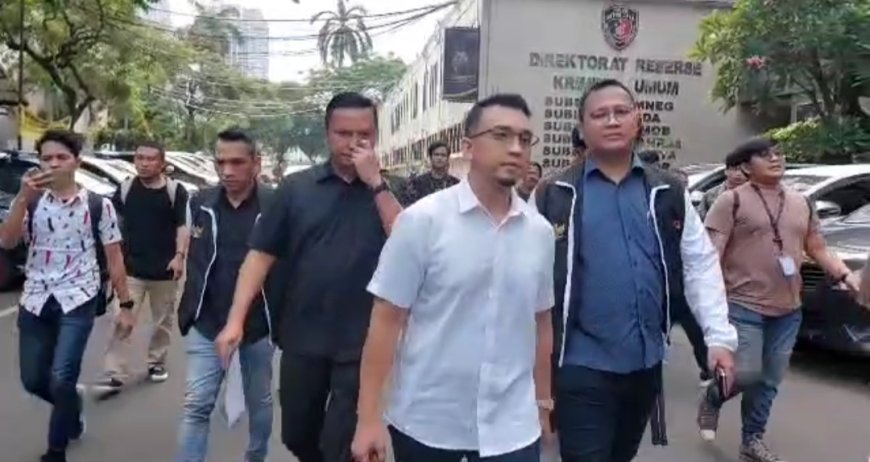 Aiman Penuhi Panggilan Polda Metro Jaya Didampingi Tim Hukum