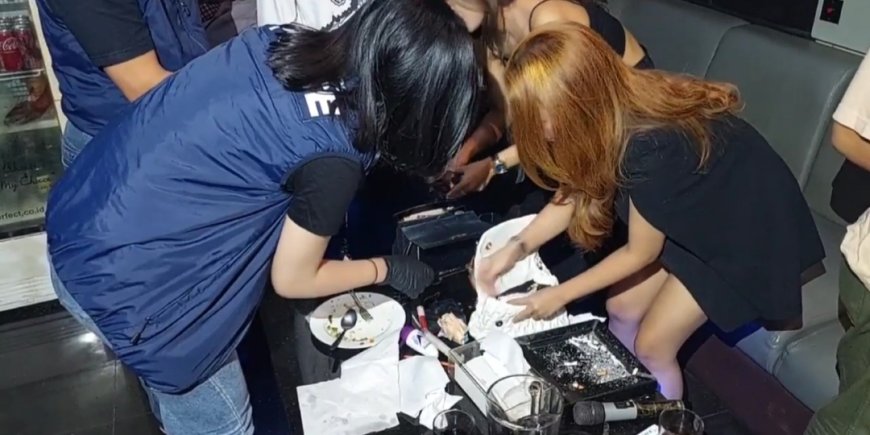 Bareskrim Razia Fox Club KTV di Bandung,  9 Orang Diamankan