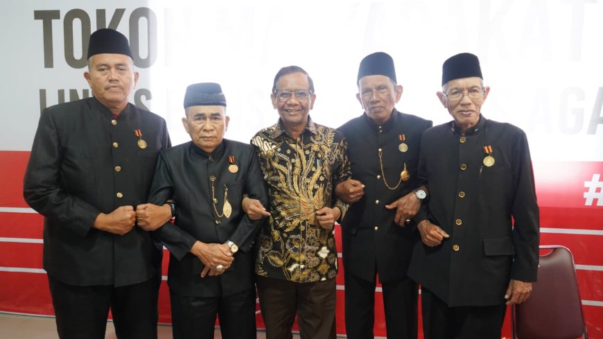 “Duduak Basamo”Tokoh Lintas Etnis dan Agama  Mahfud Janji Perjuangkan Hak Ulayat Dan Adat