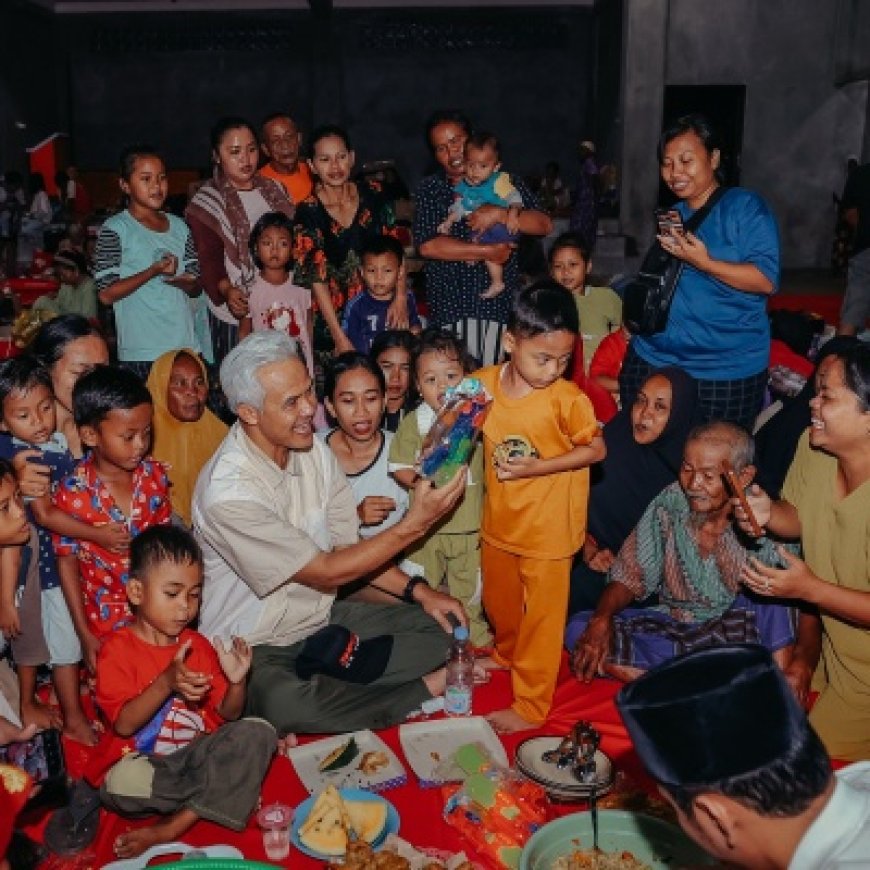 Ganjar Berbuka Puasa Bersama  Korban Banjir Demak