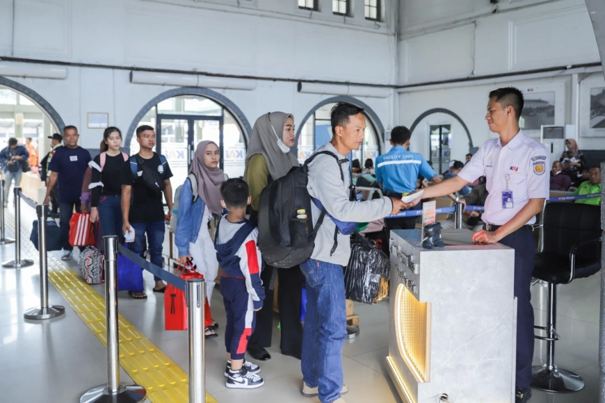 Hari Minggu Puncak Arus Balik Penumpang Kereta Api, KAI Layani 218 Ribu Penumpang