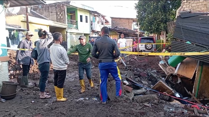 Bocornya Pipa PDAM Tirtawening Warga Berharap Dapat Ganti Rugi