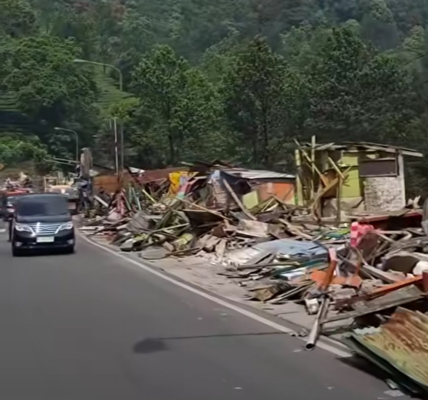 Ratusan Warung Di Kawasan Puncak Bogor Dibongkar Satpol PP