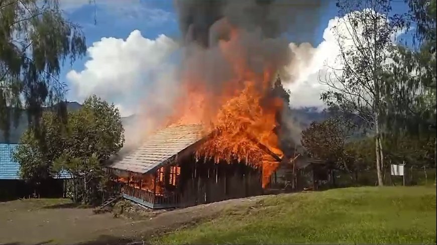 OPM Bakar SMP Negeri di Distrik Okbab