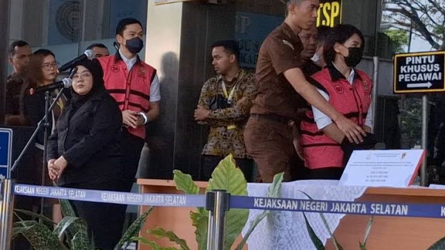 Berkas Lengkap Harvey Moeis dan Helena Lim Diserahkan ke Kejari Jakarta Selatan