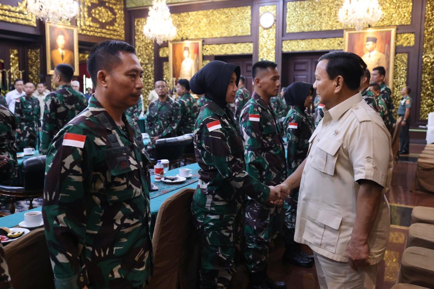 Menhan Prabowo Beri Pembekalan 40 Nakes TNI Yang Akan Berangkat Misi Kemanusiaan Gaza